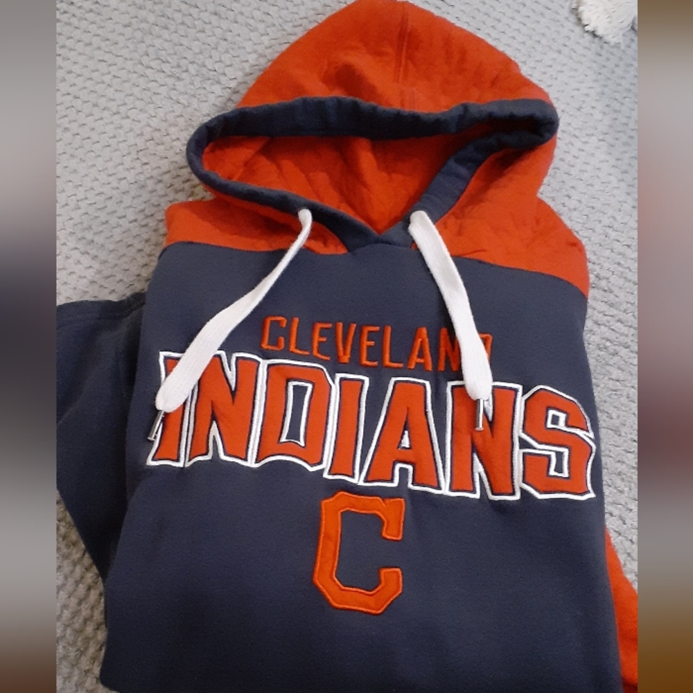 Vintage Cleveland Indians Pullover w/pockets